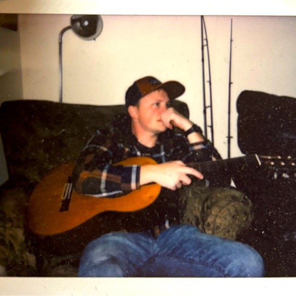 Meet your Posher, Joshua - Picture 1 of 1